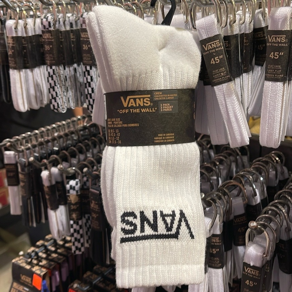 Vans Socks 3 pairs set CREW VANS.
"OFF THE WALL" White/Black
NWT
